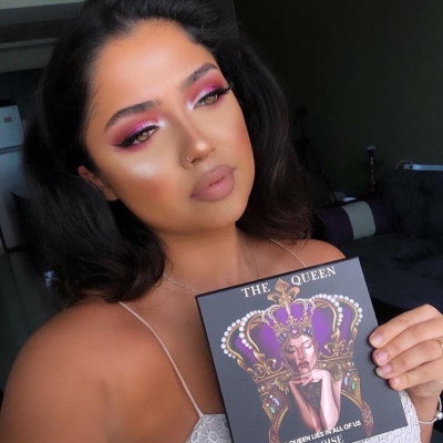 Палетка теней Eloise Beauty The Queen Eyeshadow Palette