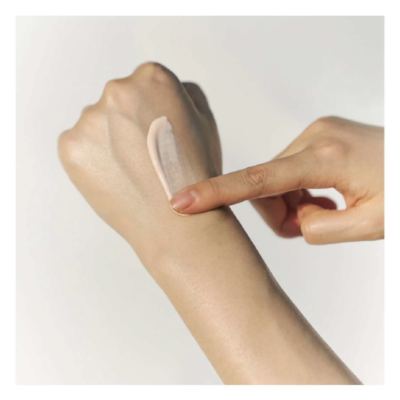 Сонцезахисний крем для вирівнювання тону шкіри SKIN1004 Madagascar Centella Tone Brightening Tone-up Sunscreen SPF50 (50 ml)