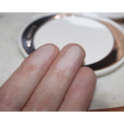 Освітлююча фіксуюча пудра Charlotte Tilbury Airbrush Brightening Flawless Finish (Fair/Medium) 9 g