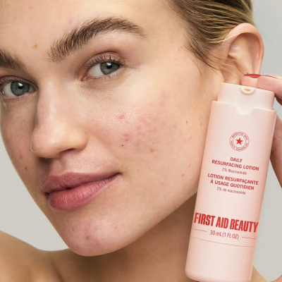 Увлажняющий лосьон от пигментации First Aid Beauty Daily Resurfacing Lotion  30 ml