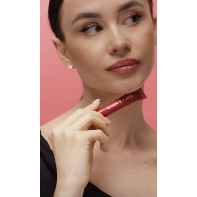 Лимитированный блеск-липпер для губ Lipss & Cher'17 Lovely Red (красный) 8 ml