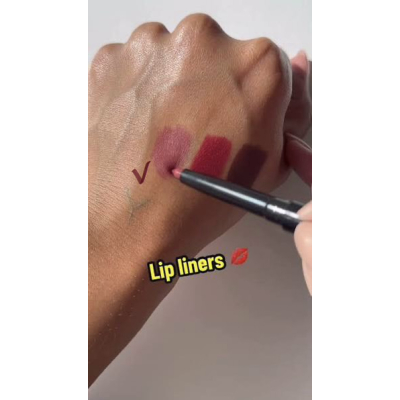 Олівець для губ Pear Nova Lunar Lip Stylo (Asteroid) 0.45 g