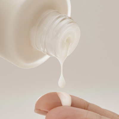 Увлажняющий тоник-база под макияж ILIA The Base Face Milk Essence & Lightweight Moisturizer 30 ml Travel Size