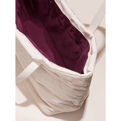 Сумка Rare Beauty Puffy Traveler Tote