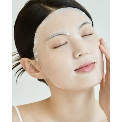 Освітлювальна тканинна маска для обличчя SKIN1004 Madagascar Centella Tone Brightening Glow Mask (25 ml)