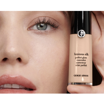 Сияющий консилер Giorgio Armani Luminous Silk Perfect Glow Concealer (4 Light Warm) 12 ml