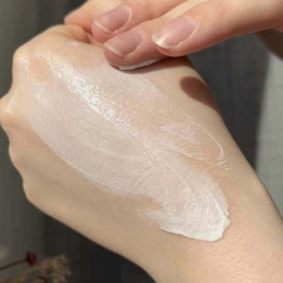 Солнцезащитный крем для лица Round Lab Birch Juice Moisturizing Sunscreen SPF50 (50 ml)