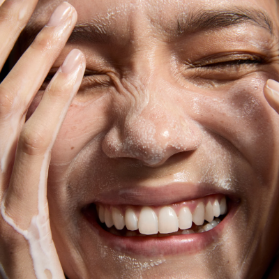 Зволожувальне крем-молочко для очищення обличчя The Inkey List Hydrating Cream-To-Milk Cleanser 240 ml