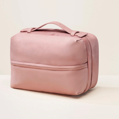 Вместительная двухслойная косметичка Rare Beauty Puffy Toiletry Bag - Mauve