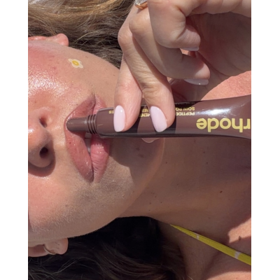 Лімітований пептидний прозорий блиск для губ Rhode Peptide Lip Treatment by Hailey Bieber (Caramelized Banana) 10 ml