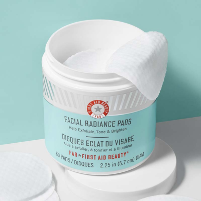 Очищающие диски для лица First Aid Beauty Facial Radiance Pads with Clycolic + Lactic Acids 60 шт