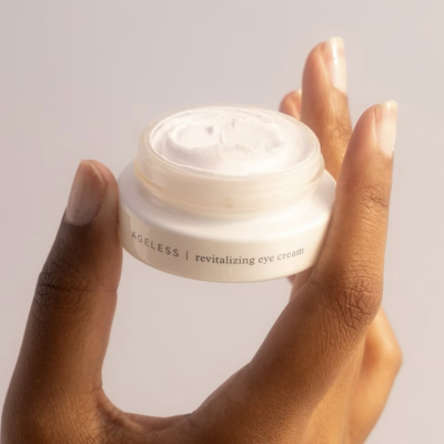 Живильний крем для шкіри навколо очей Tatcha Ageless Revitalizing Eye Cream 15 ml