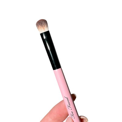 Двусторонняя кисть для растушевки теней Too Faced Exclusive Double-Ended Eye Shadow Brush (Уценка) 